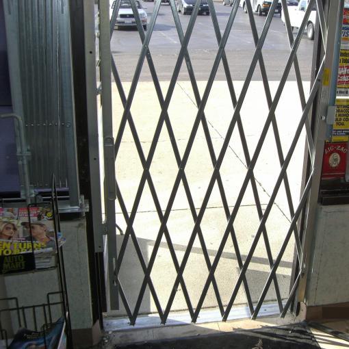 Retail Heavy Duty Door Gate