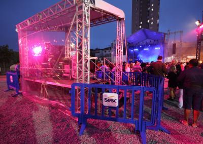 LineEx barrier shine as stage zone perimeter