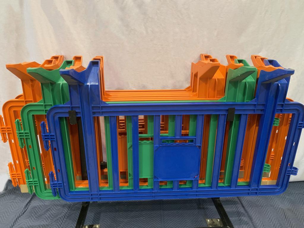 Plastic Barriers On Steel Barrier Cart